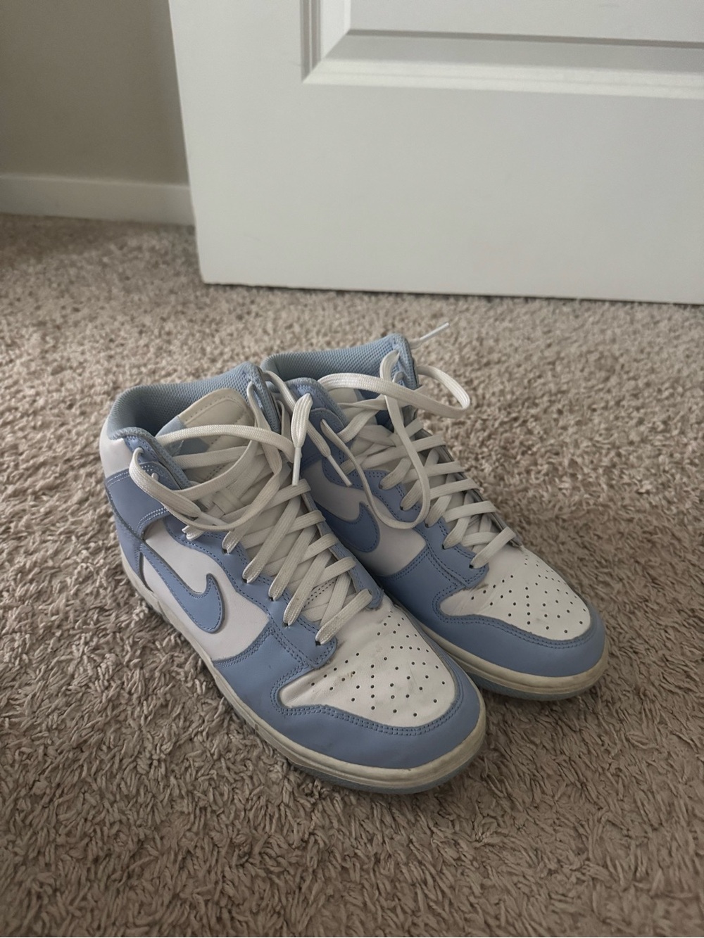 Nike High-Top Sneakers in White and Light Blue